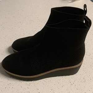 Bandolino Ankle Boots, Size 5, Black